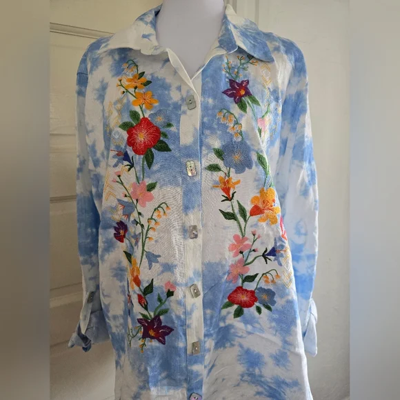 John Mark Women's Embroidered Tie Dye Button Linen Romance Top - Picture 2 of 9